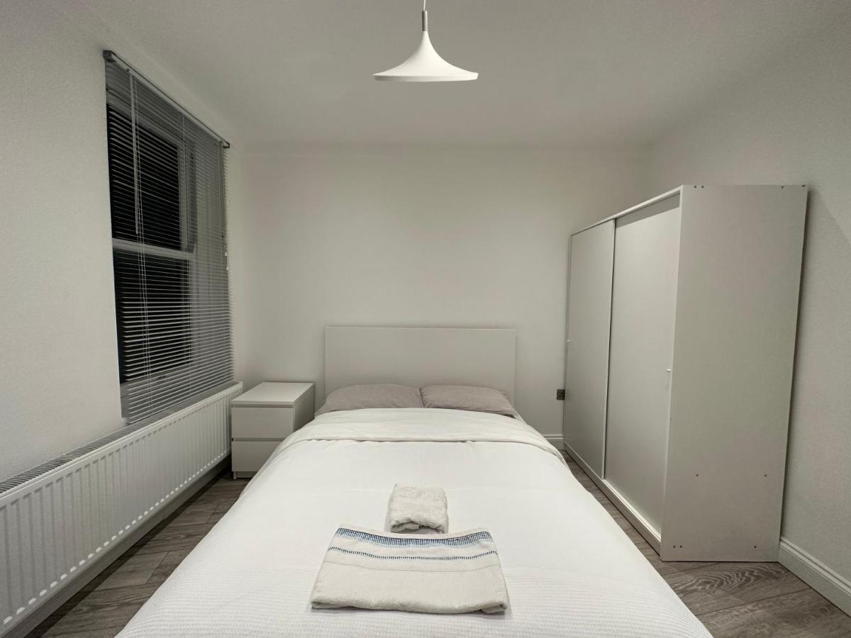 2 Minutes From Marble Arch, In London, Private E